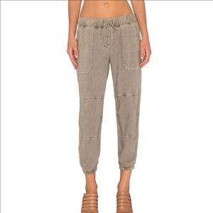 Bella Dahl utility Jogger size Large